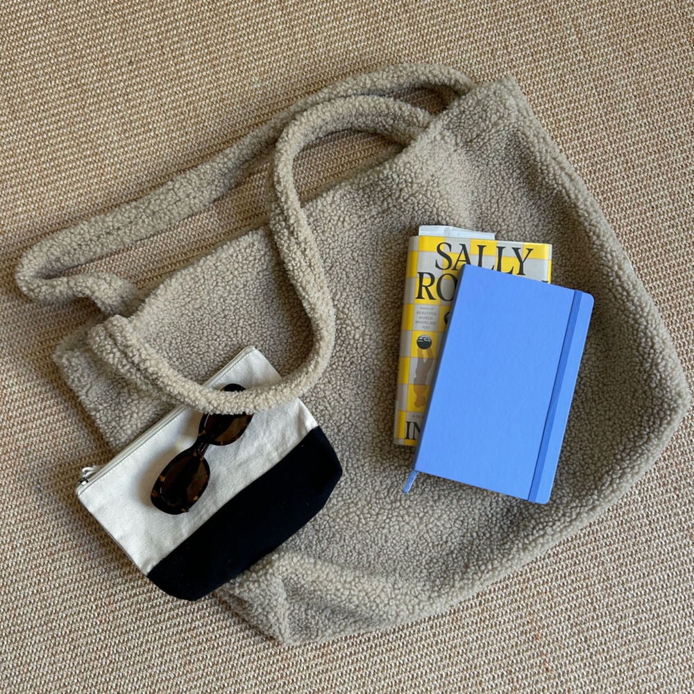 Women's Sherpa Tote Bag in Beige - Unbranded